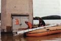 povodně 2002_provozní montéři v akci2