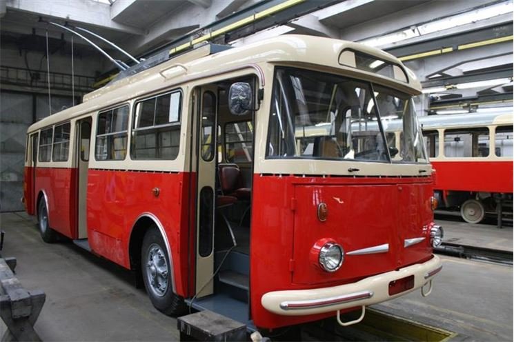 Trolejbus Škoda 9Tr č 323 z roku 1979