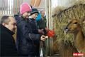 Děti ze 7. základní školy se podívaly na nové přírůstky ZOO. 