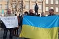 Protest proti invazi na Krymu v Plzni na Masarykově náměstí.