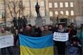 Protest proti invazi na Krymu v Plzni na Masarykově náměstí.