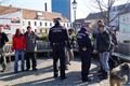 Strážníci řeší se sqauttery a bezdomovci hluk, popíjení a další věci... 