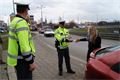 Policejní kontroly znovu obsadily silnice.