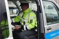 Policejní kontroly znovu obsadily silnice.