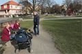Starosta centrálního obvodu Jiří Strobach vyrazil "do terénu". Zjišťoval, co by si lidé přáli zlepšit v lokalitě Na Hvězdě. 
