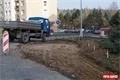 Stavba kruhového objezdu na křižovatce Rabštejnská - Žlutická začala terénními pracemi. 