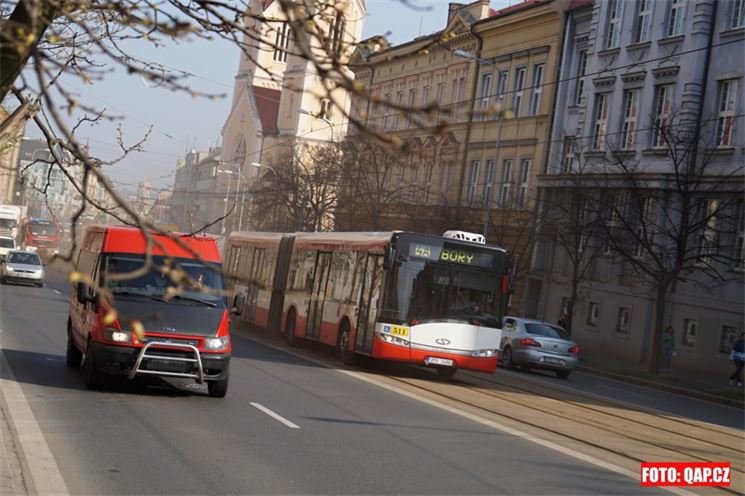 Místo tramvají byly nasazené autobusy. Místo tramvají byly nasazené autobusy.