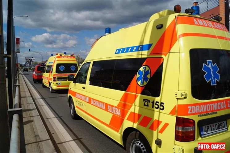 Srážka kamionu a tramvaje na Palackého. 