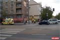 Nehoda sanitky a osobního auta na náměstí Míru. 