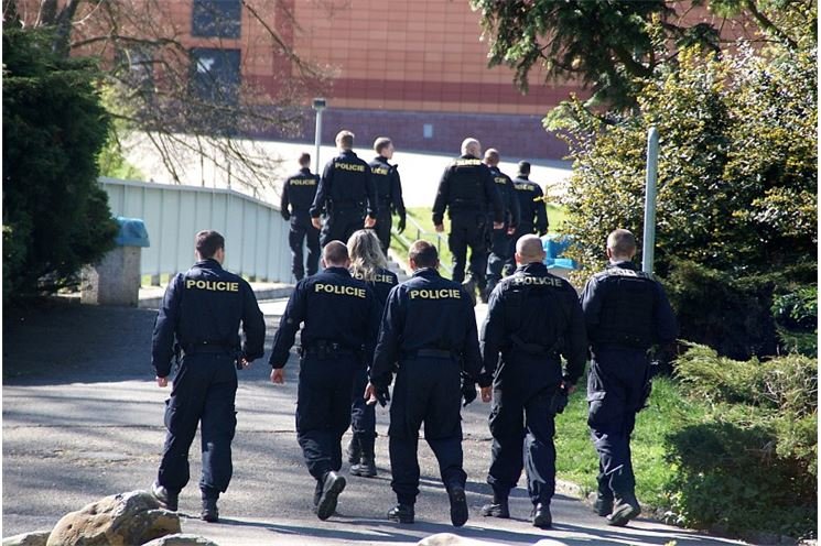 Kontroly se přesunuly během dopoledne také do parku za Plazu. Kontroly se přesunuly během dopoledne také do parku za Plazu.