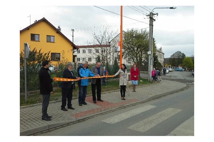 stříhání pásky_zleva Poduška, Ircing,Šuch stříhání pásky_zleva Poduška, Ircing,Šuch