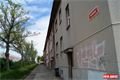 Ulice Břeňkova vede podél Techmania Center směrem ke Korandově ulici.
