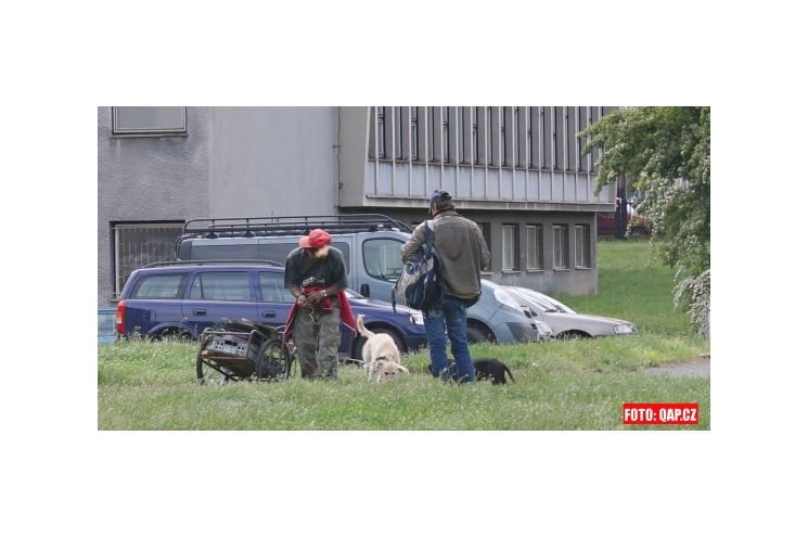 "Sběrači kovů" a pochybné exitence jsou v lokalitě k vidění často...