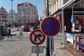 Zákaz zastavení platí také na náměstí Republiky před odbočkou do Riegrovy ulice.