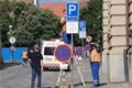 Zákaz parkování platí také ve Veleslavínově ulici.