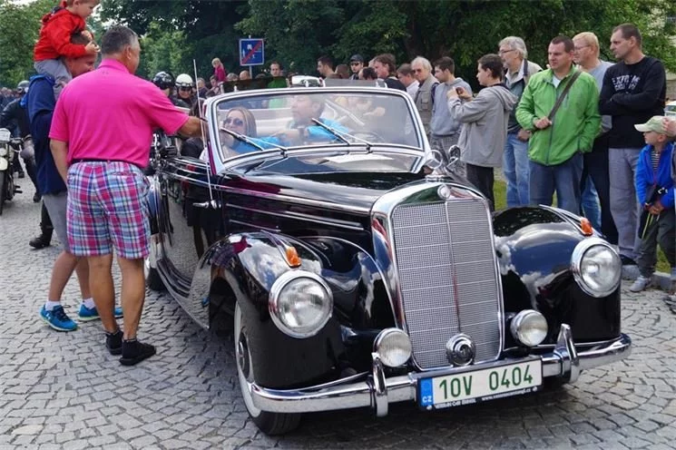 25. ročník Jízdy historických vozidel okolím Plzně odstartoval z Bolevecké návsi. 25. ročník Jízdy historických vozidel okolím Plzně odstartoval z Bolevecké návsi.