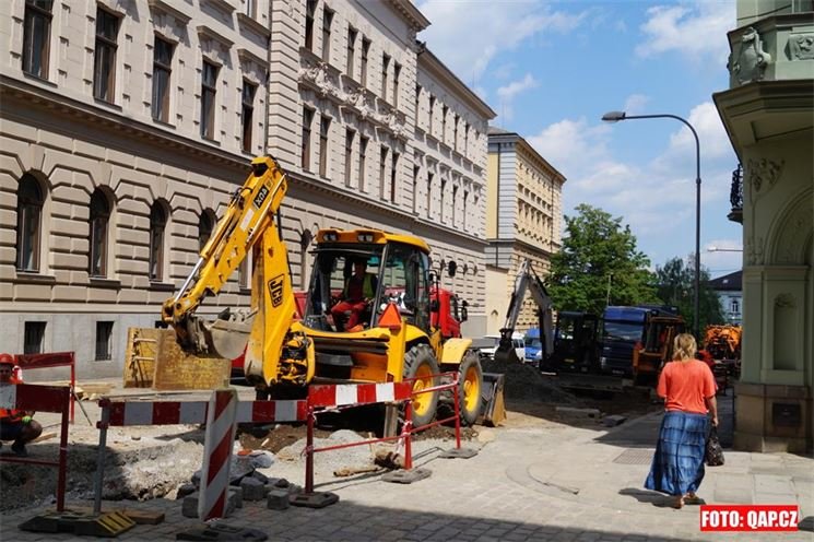Rekonstrukce Dominikánské odstartovala naplno.