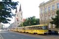 Srážka tramvaje s osobním autem na Chodském náměstí v Plzni.