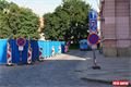 Kvůli výstavbě bytového domu ubylo parkování i před budovou Pedagogické fakulty.