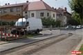 Opravy ve Chválenické ulici na Slovanech se přesunuly do zadní části u křižovatky s Jasmínovou ulicí.