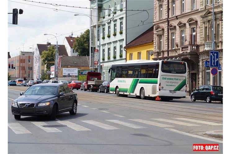 Nehoda autobusu na Klatovské_QAP foto (6)