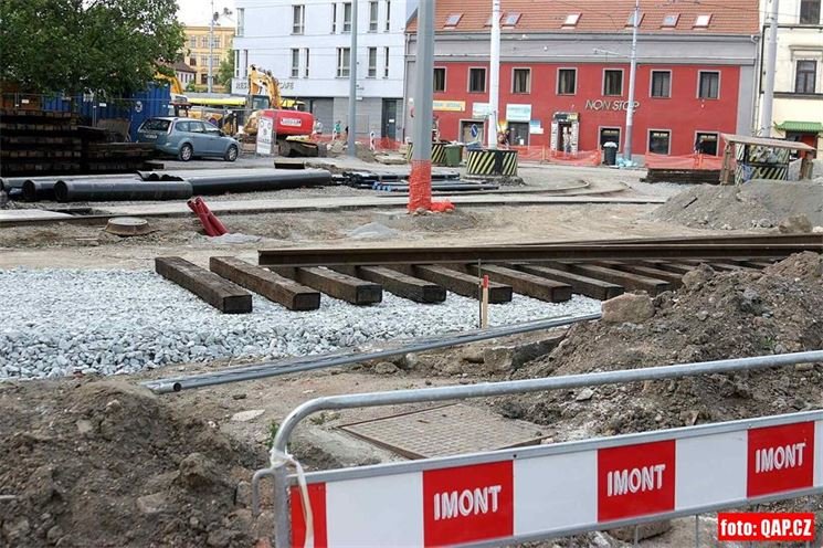 Rekonstrukce_U_Zvonu_27_6_2014_fotoQAP (3)