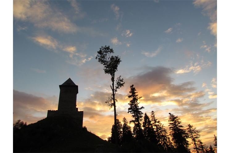 hrad kasperk nocni_foto www_kasperk_cz hrad kasperk nocni_foto www_kasperk_cz