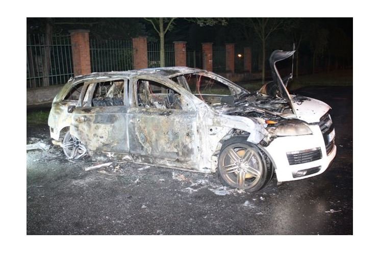 auto shořelé Audi