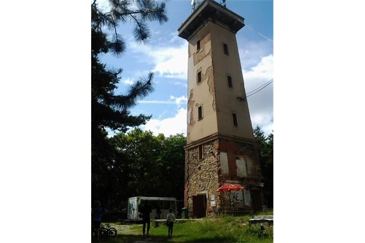 Rozhledna Chlum, zdroj: rozhledna-chlum.sweb.cz Rozhledna Chlum, zdroj: rozhledna-chlum.sweb.cz