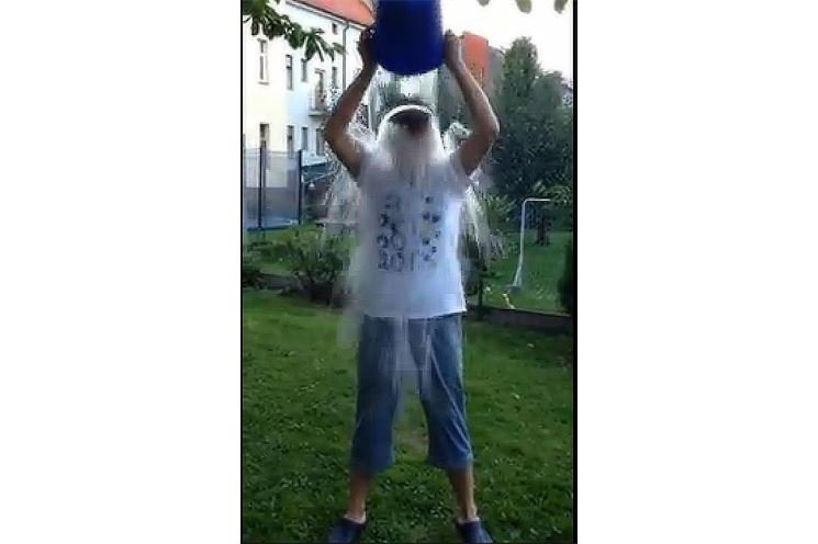 primátor - kýbl