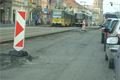 Frézování vozovky Klatovská třída Plzeń / 8.srpna 2010 / foto QAP.CZ 