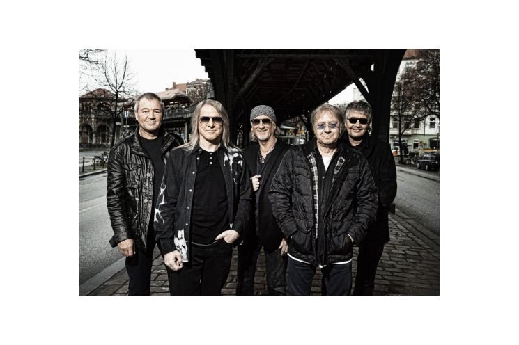DeepPurple_band_7 photocredit Jim Rakete_small DeepPurple_band_7 photocredit Jim Rakete_small