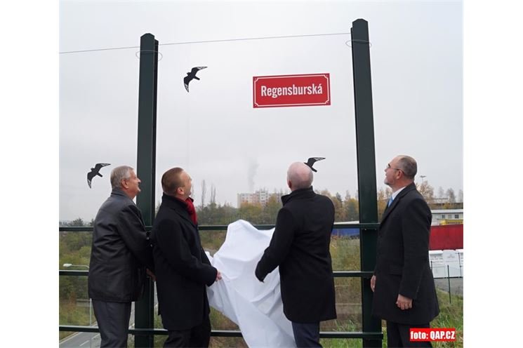 Odhalení názvu Regensburská_QAP_foto (8)