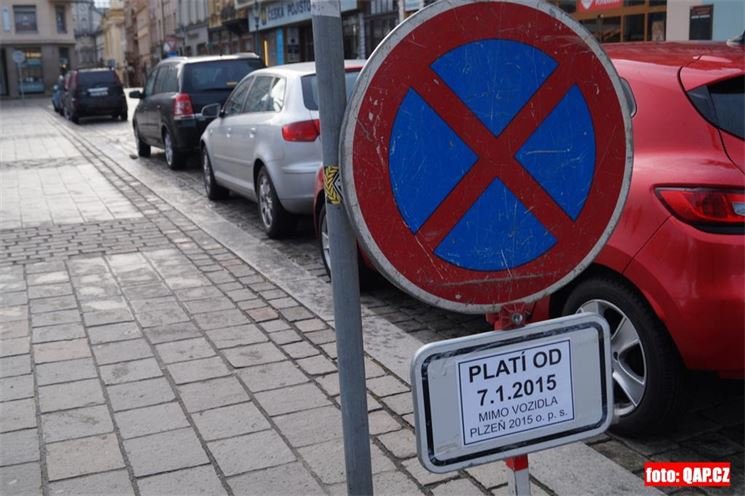 Zákaz parkování na náměstí Republiky (1)
