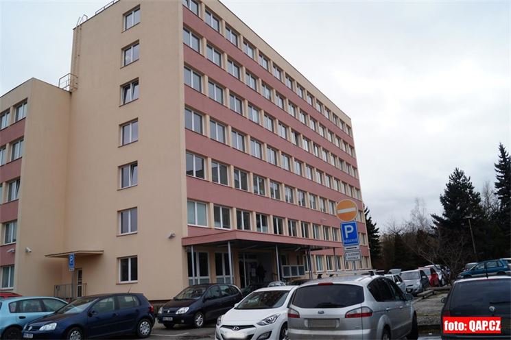 Parkoviště u Finančního úřadu_QAP_foto
