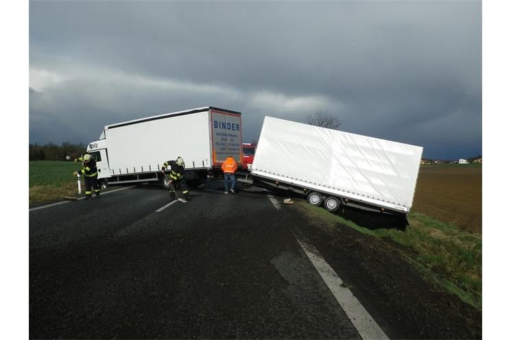 30.3.2015 NA - poryv větru 30.3.2015 NA - poryv větru