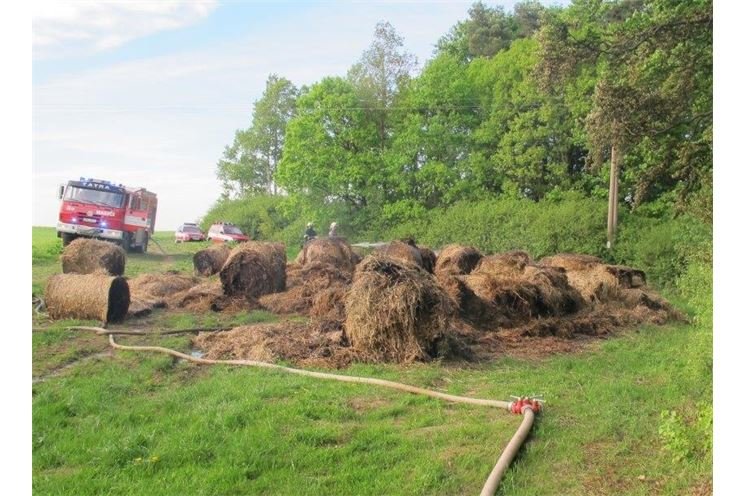 13.5.2015 požár stohu Obora