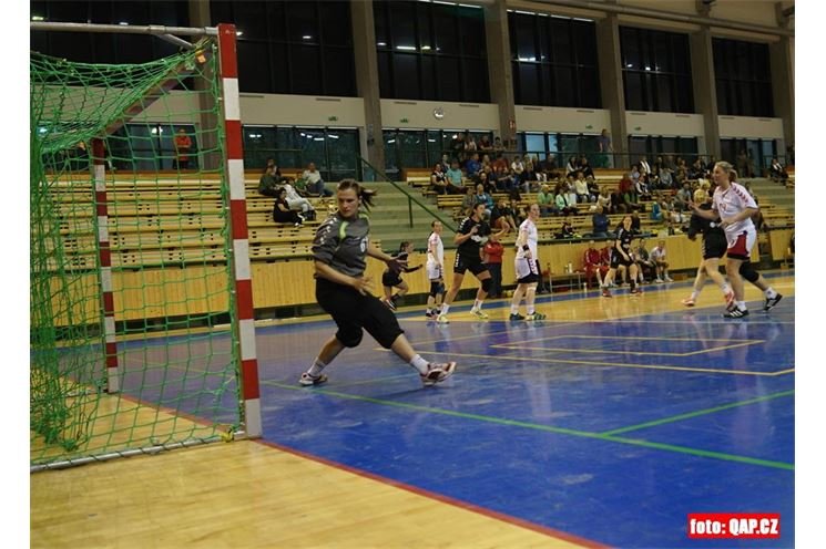 Házenkářky HC Plzeň slaví titul_ QAP_foto (1) Házenkářky HC Plzeň slaví titul_ QAP_foto (1)
