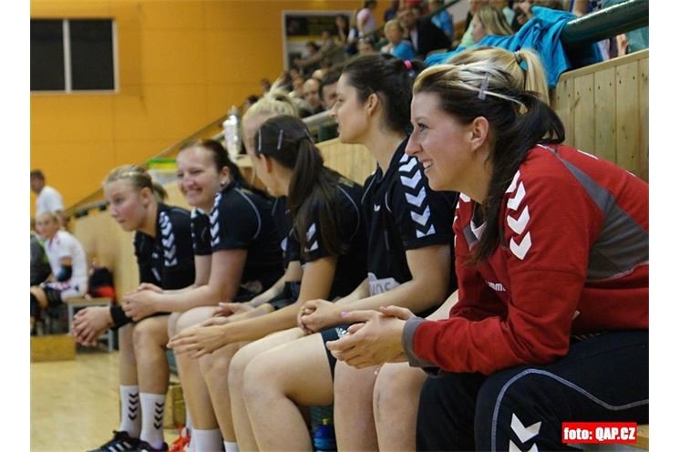 Házenkářky HC Plzeň slaví titul_ QAP_foto (6) Házenkářky HC Plzeň slaví titul_ QAP_foto (6)