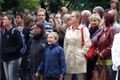  Plzeň. Ve Smetanových sadech se sešli lidé a sledovali na obří obrazovce vyhlášní výsledku boje o titul EHMK 2015. 