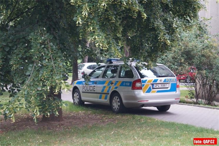 nahlášená bomba Schwazrova ulice foto QAP (28) nahlášená bomba Schwazrova ulice foto QAP (28)