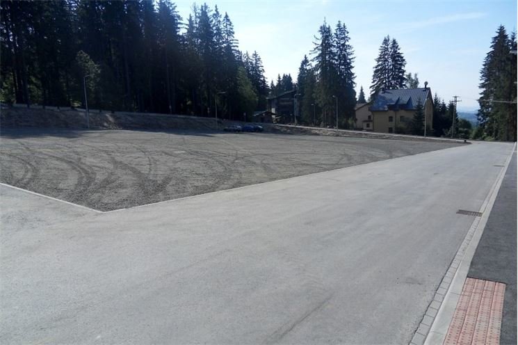 Parkoviště Špičák srpen 2015 foto QAP.CZ