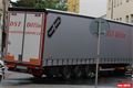 kamion uvízl v ulici Zikmunda Wintra (1)