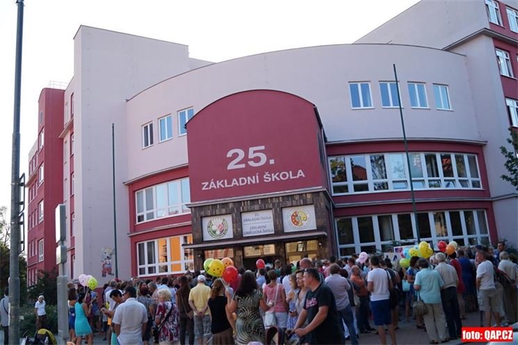 První školní den 25. ZŠ_QAP_foto (21) První školní den 25. ZŠ_QAP_foto (21)