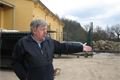 František Hykeš, hlavní koordinátor týmu projektu a pracovník ZOO před pavilonem žiraf. 