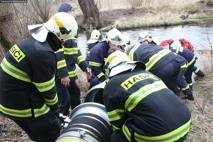 cvičení IZS povodne 201_foto HZSPK (16)