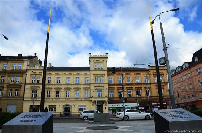 Pomnik_Diky,_Ameriko_-_zakryti_24.4.2016_001