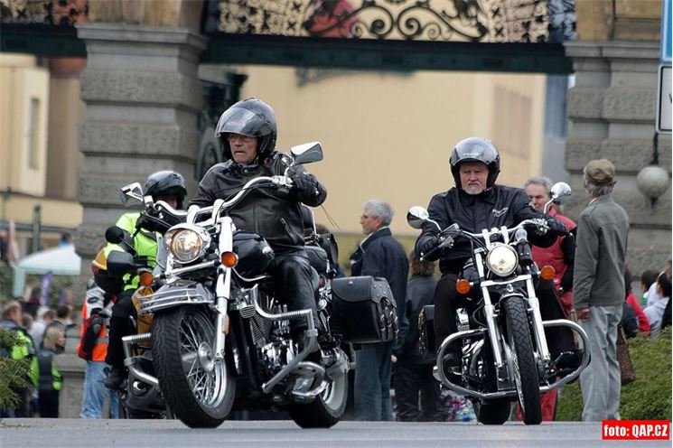 prvomájova vyjizdka motorkaru plzen QAP foto (3) prvomájova vyjizdka motorkaru plzen QAP foto (3)