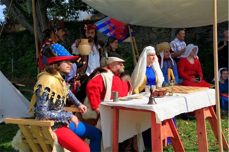 pan_Busek_pri_odpoledni_svacine pan_Busek_pri_odpoledni_svacine