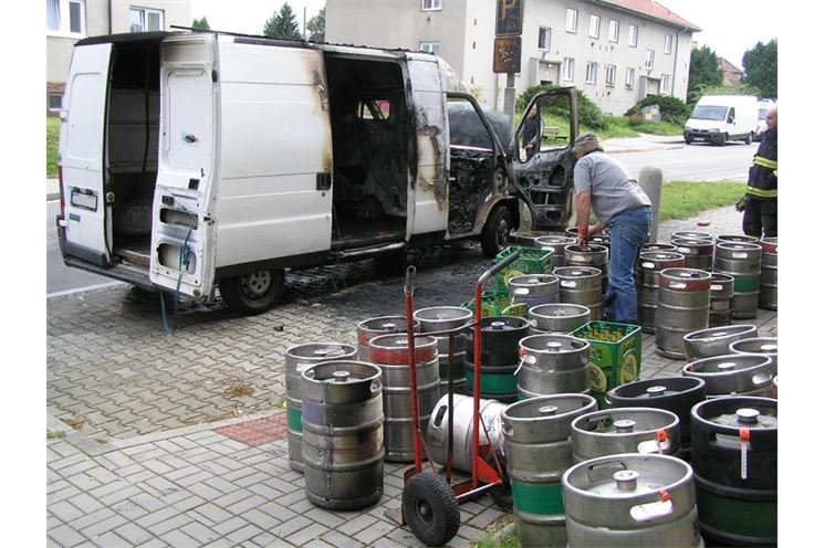 20.9.2016 (PJ 15.59) požár dodávky Blovice 20.9.2016 (PJ 15.59) požár dodávky Blovice